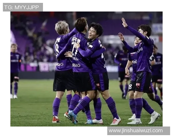 岐阜足球队迎战福冈黄蜂激情对决展现实力与风采 岐阜足球队迎战福冈黄蜂激情对决展现实力与风采